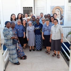 Religiosas africanas da RIC visitam o Colégio Nossa Senhora da Graça