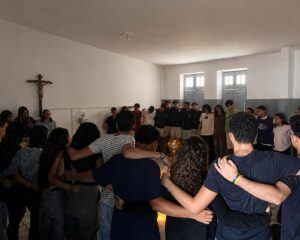 Estudantes da 2ª Série do Ensino Médio do Colégio Nossa Senhora da Graça vivenciam o encontro Circuito