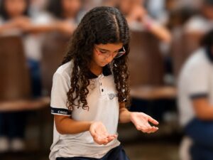 Semana Mariana encerra mês de maio com momentos de fé e devoção no Colégio Nossa Senhora da Graça